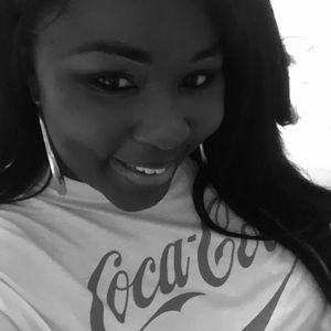 Meet your Posher, Aisha